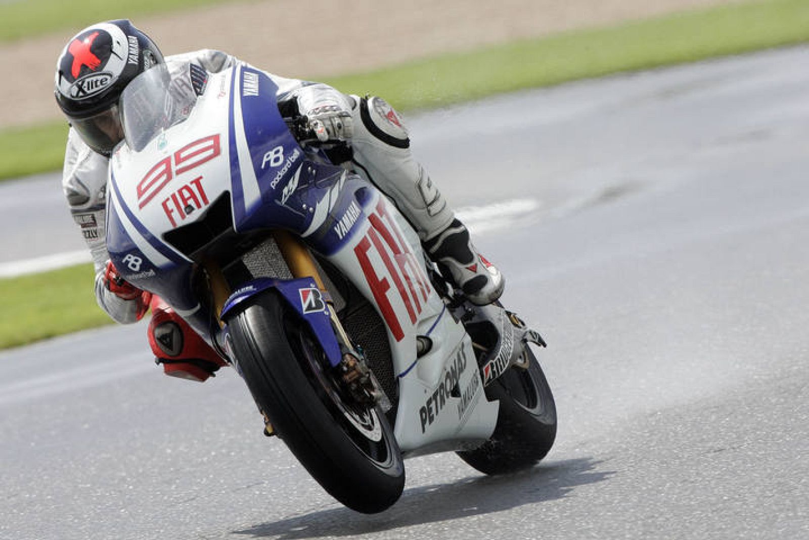   Jorge Lorenzo acabó en el quinto puesto los primeros libres.