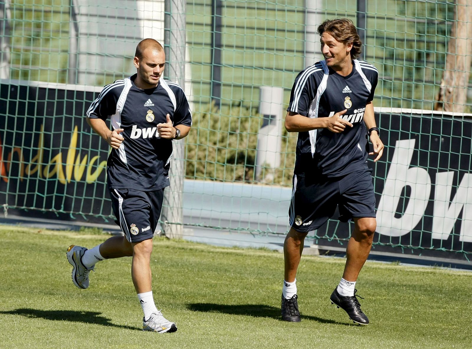 Sneijder y Hienze, uno que se fue y otro que puede ser el siguiente en dejar el Madrid.