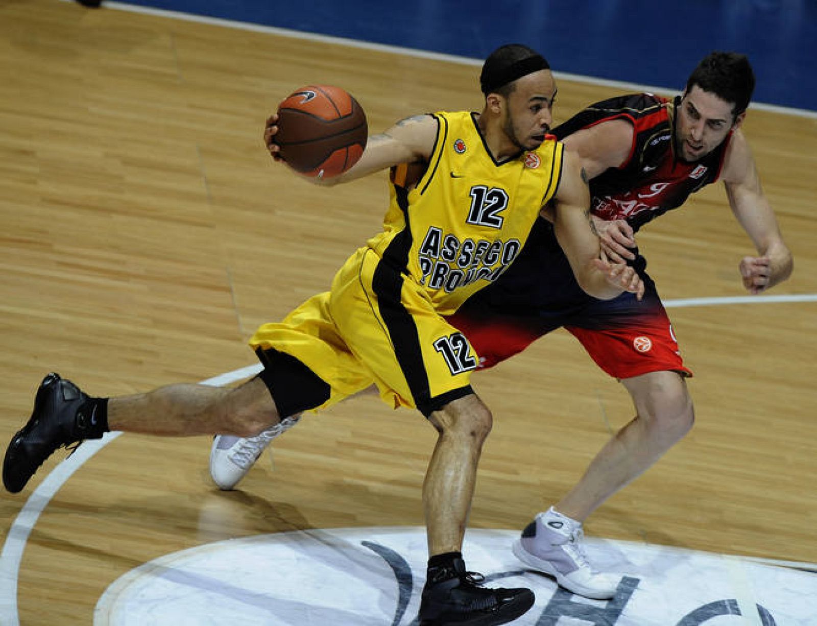Sergi Vidal durante un partido en Vitoria.
