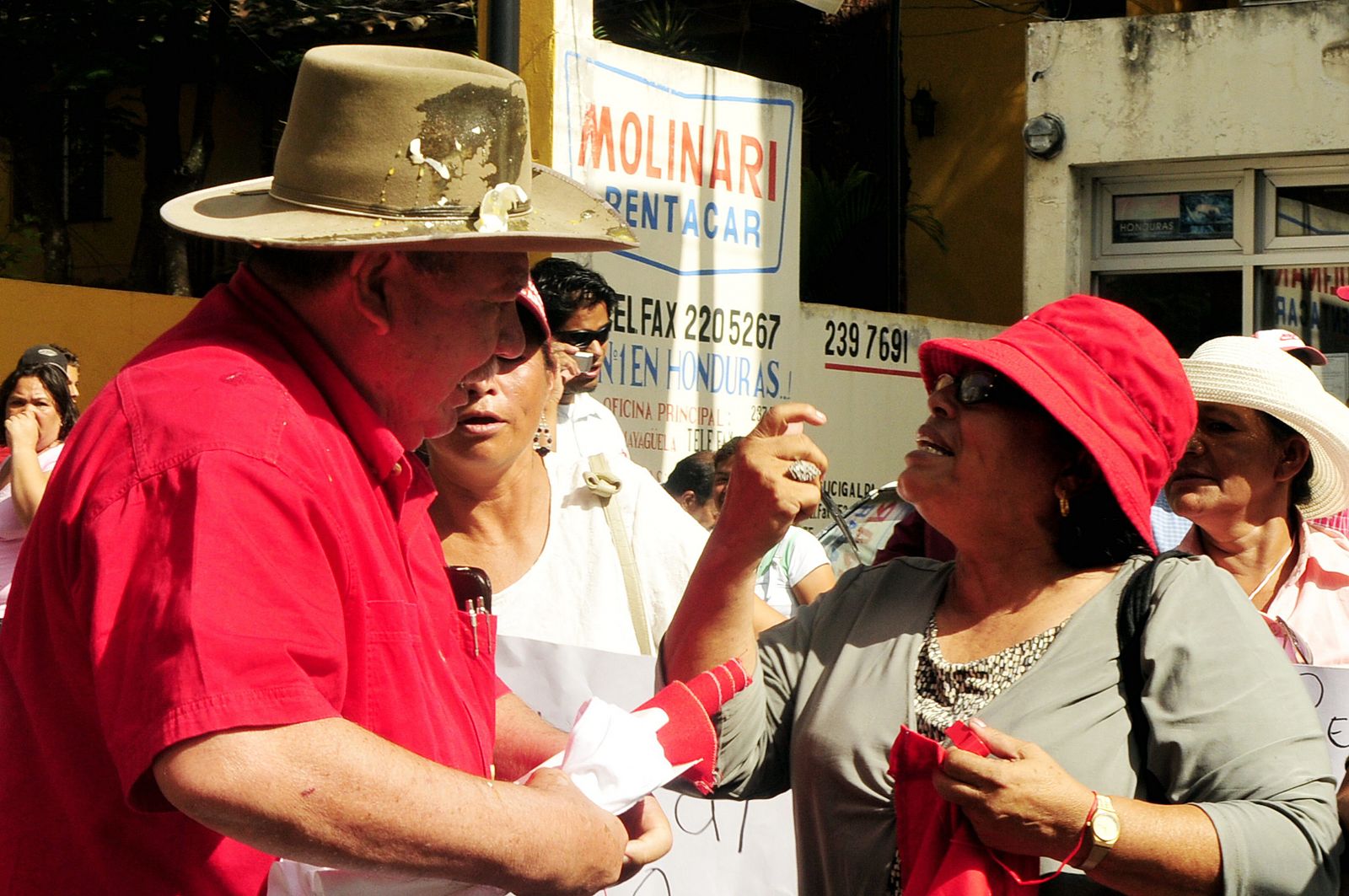 CAMPAÑA ELECTORAL COMIENZA CON AMBIENTE TENSO POR GOLPE DE ESTADO A ZELAYA