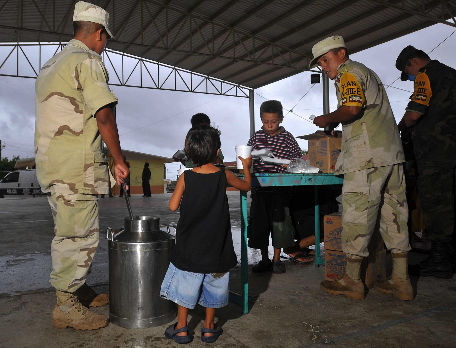 POBLACIÓN ES EVACUADA A REFUGIOS ANTE LLEGADA "JIMENA" AL NOROESTE DE MÉXICO