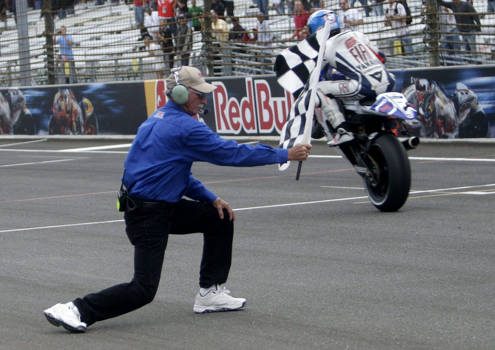 Jorge Lorenzo cobra especial protagonismo en esta nueva entrega de 'Paddock GP'.