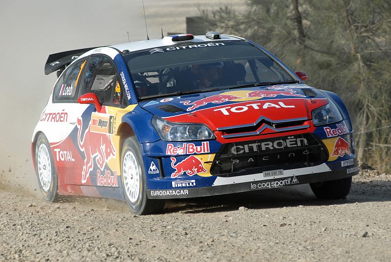 El Citroen de Sebastien Loeb fue uno de los blancos de las piedras de los ecologistas