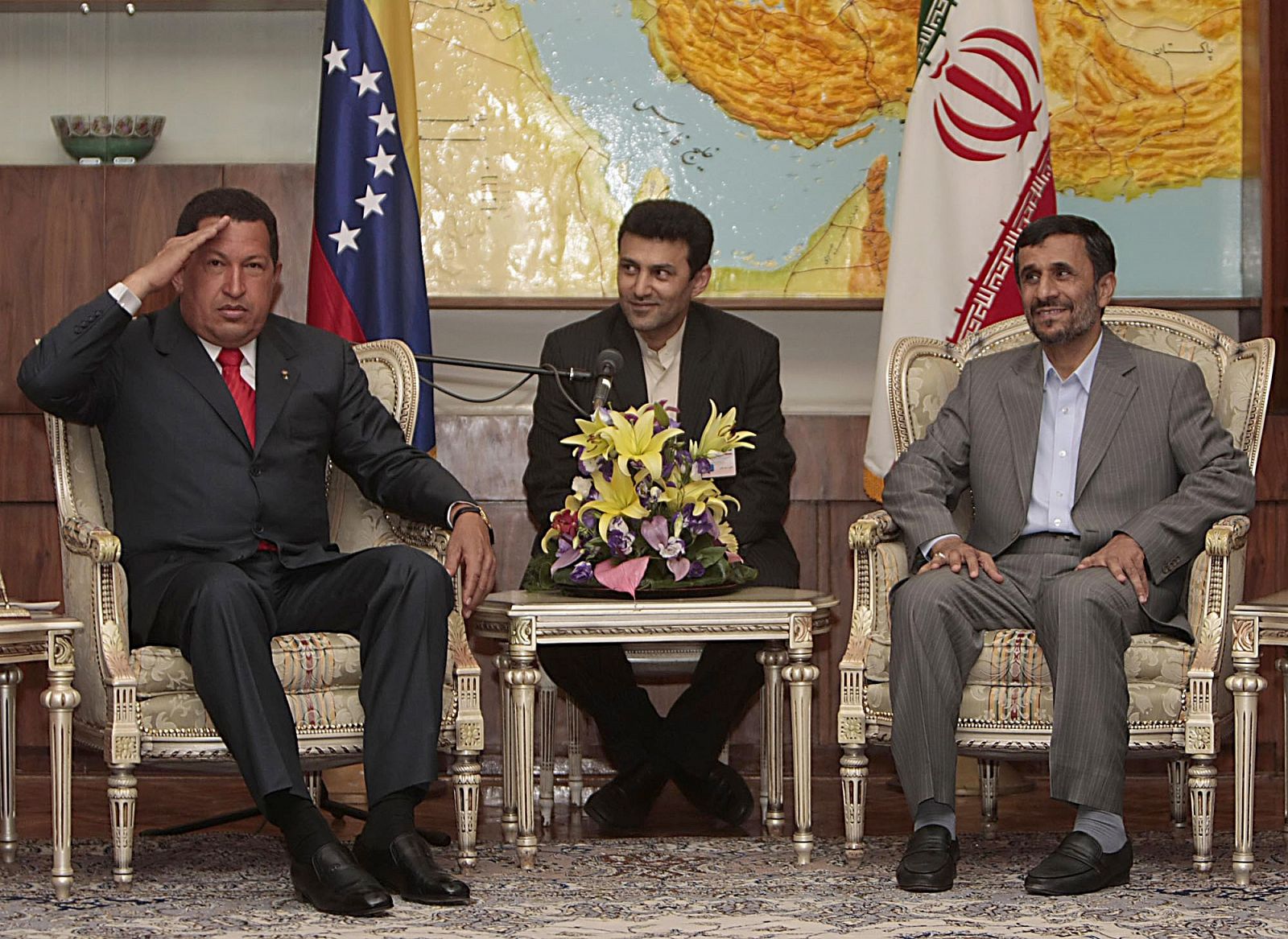 Los presidentes venezolano e iraní, en el palacio presidencial de Teherán.