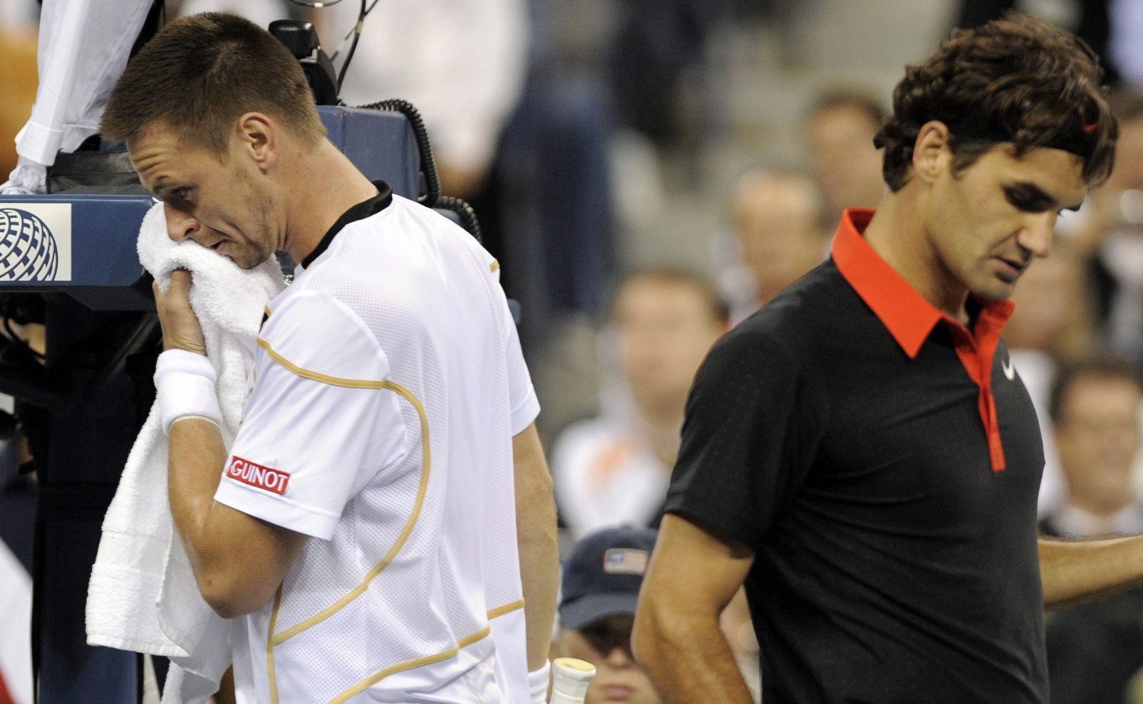 Federer derrotó una vez más al sueco Robin Soderling, que, no obstante, plantó cara al suizo.
