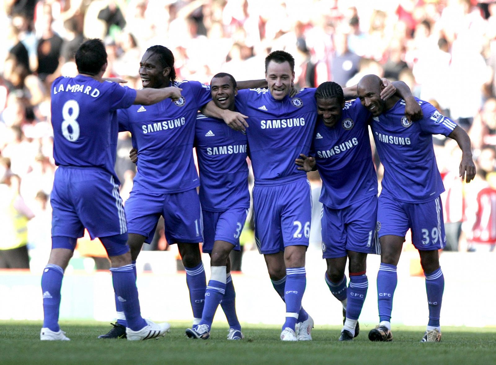 Los jugadores del Chelsea celebran el final del encuentro con el Stoke City