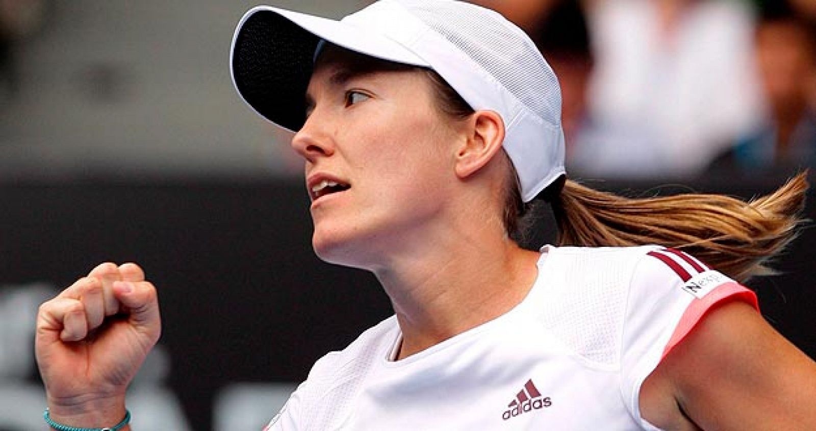 La tenista belga Justine Henin ha hecho oficial su regreso a las pistas.