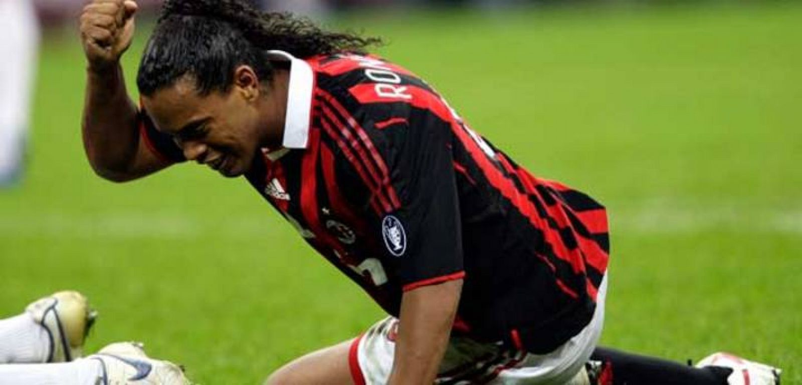 Ronaldinho no deja de dar disgustos a los directivos del Milán.