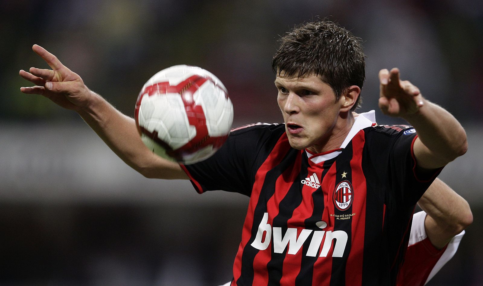 El jugador del AC Milan Klass Jan Huntelaar, durante un partido ante el Bari.