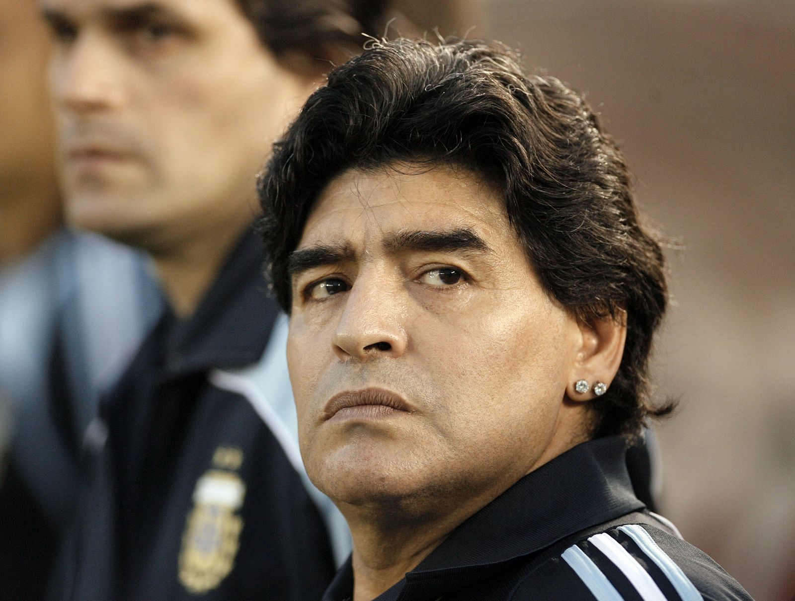 Maradona sabe que aún es pronto para celebrar el pase al Mundial.