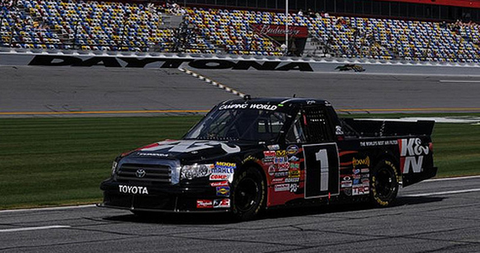 Imagen de archivo de un Toyota Tundra en una carrera de la NASCAR estadounidense.