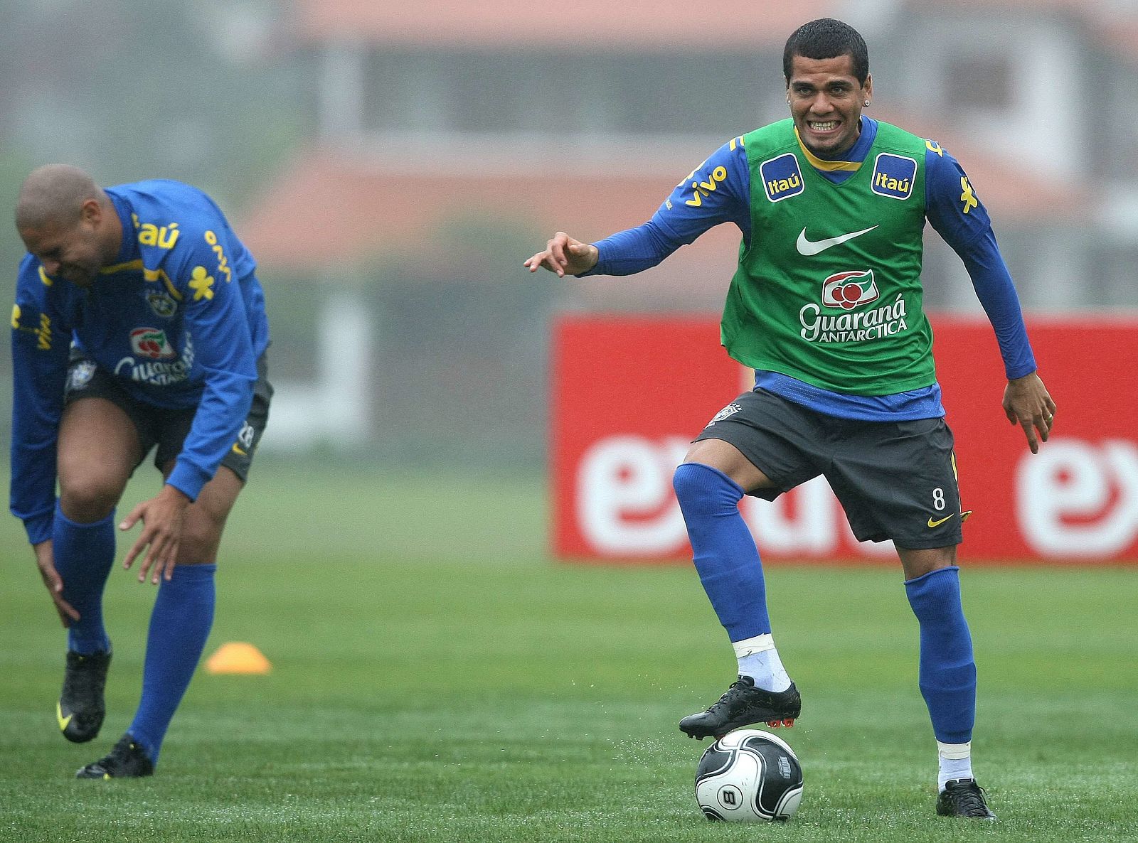 Alves, durante uno de los entrenamientos de la selección brasileña en Teresópolis.