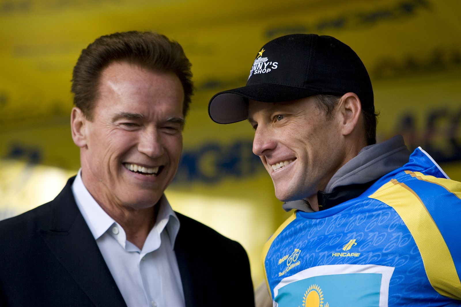 Armstrong, con el gobernador de California, Arnold Schwarzenegger, en la Vuelta a California de 2009