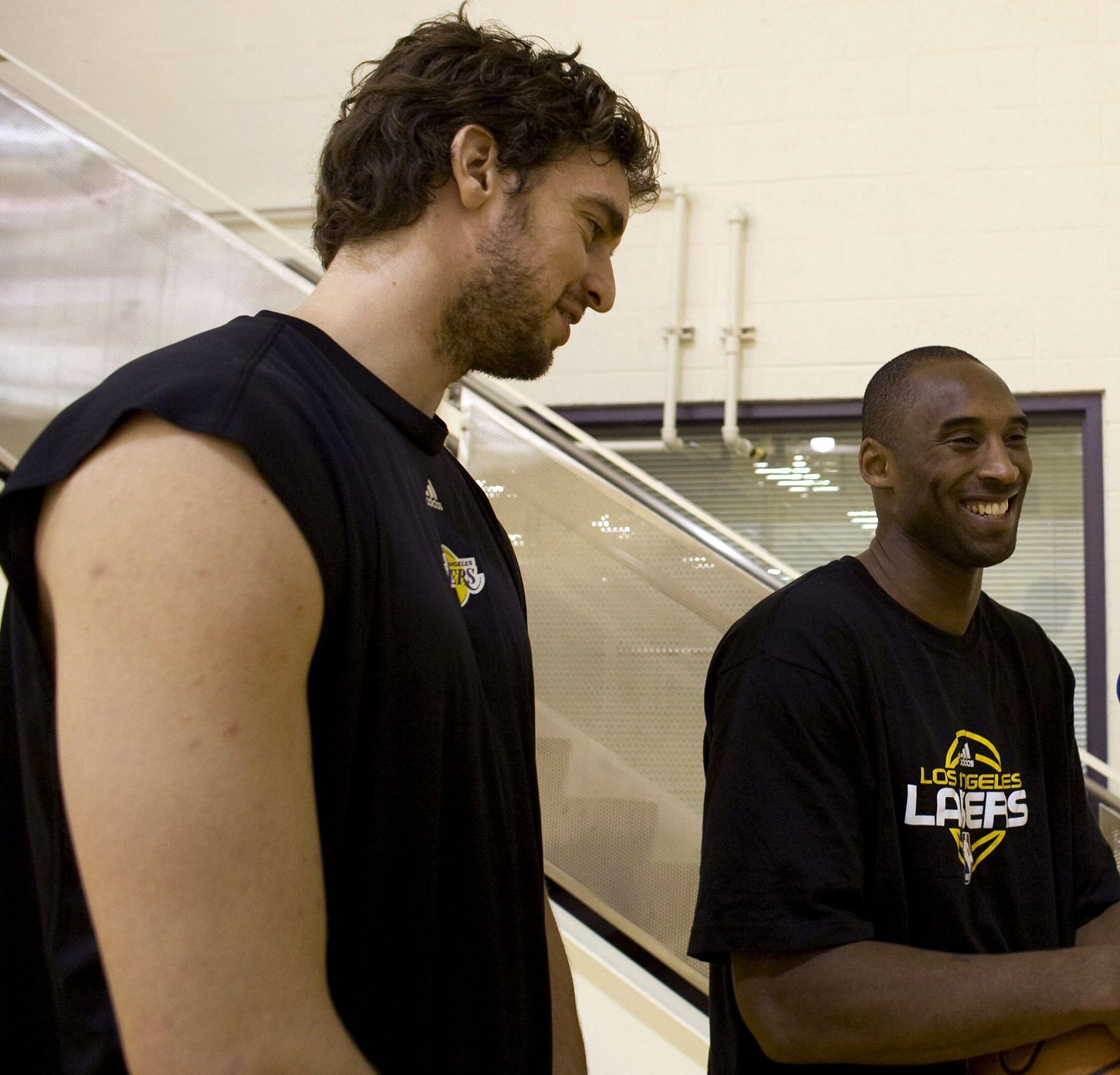 Pau Gasol junto a Kobe Bryant, considerados los dos mejores jugadores de los Lakers.