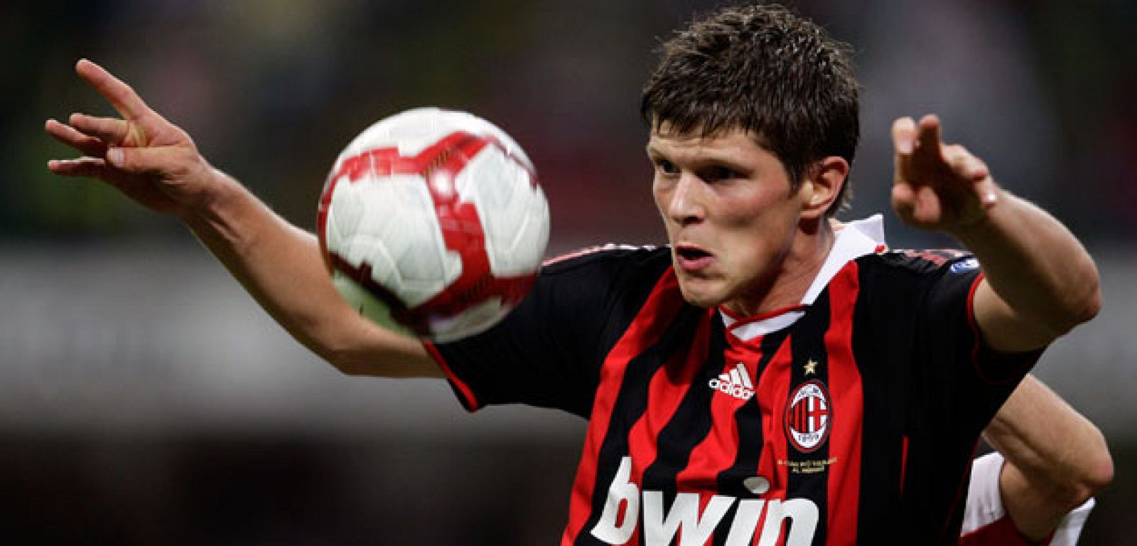 Huntelaar seguirá siendo jugador del AC Milan.
