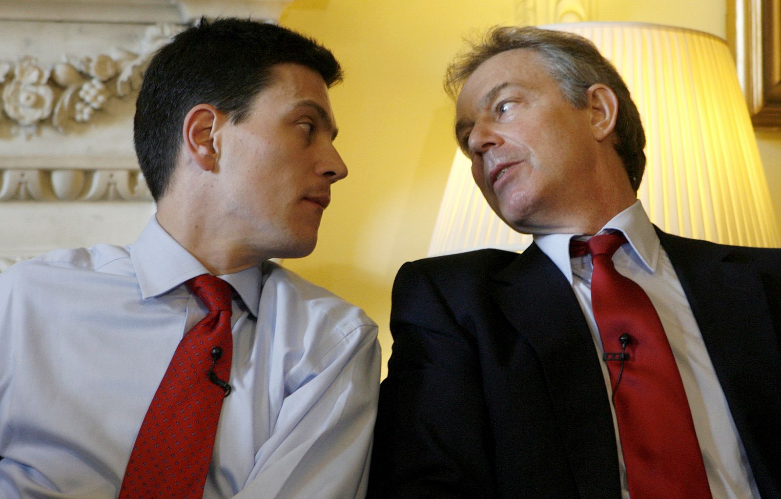Miliband, con Blair en una imagen de 2007.
