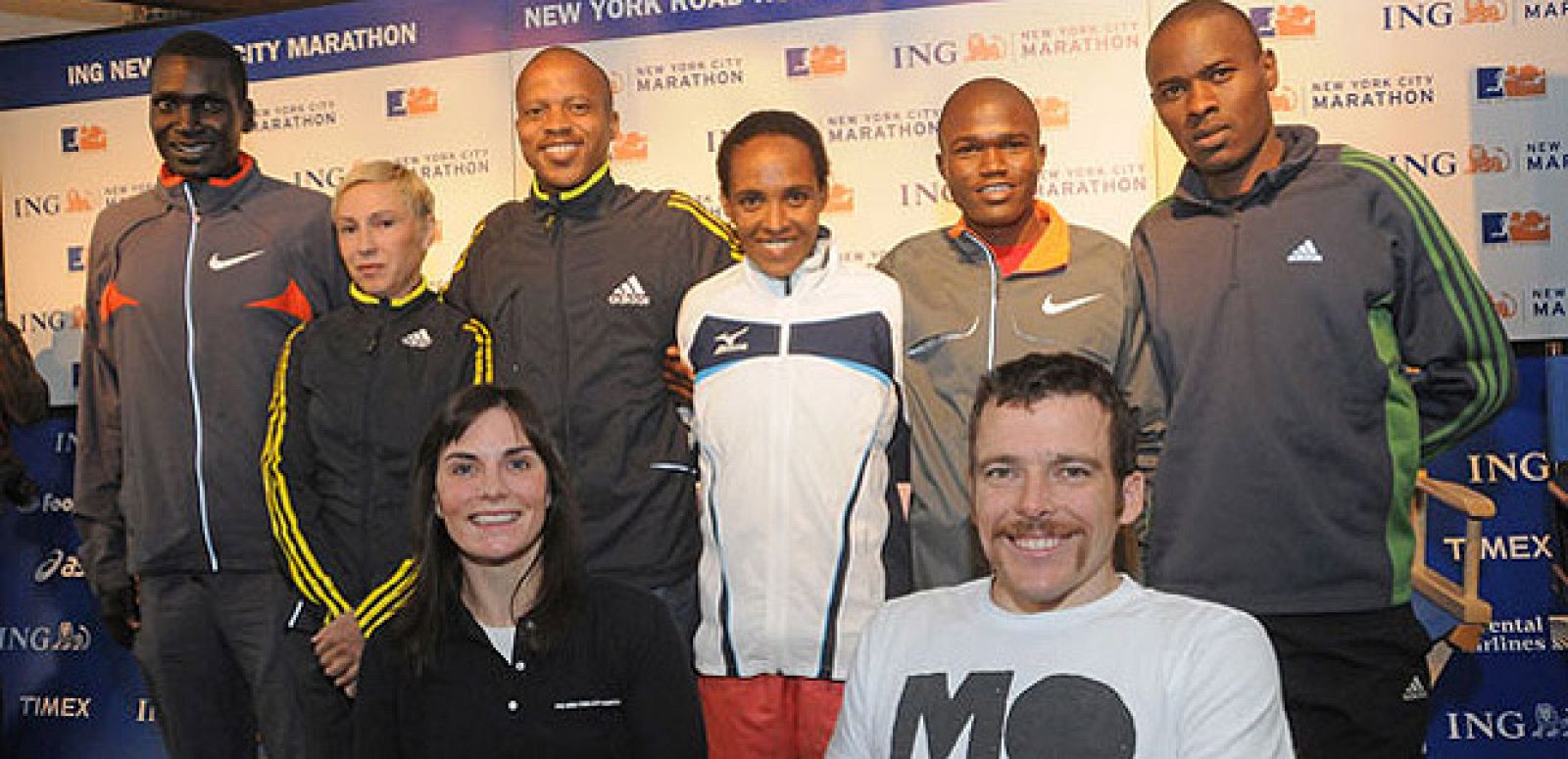 Algunos de los favoritos para ganar la edición 2009: Hendrick Ramaala (Sudáfrica); Derartu Tulu (Etiopía); James Kwambai (Kenia); Patrick Makau (Kenia). Delante, Christine Dawes Australia) y Kurt Fearnley (Australia).