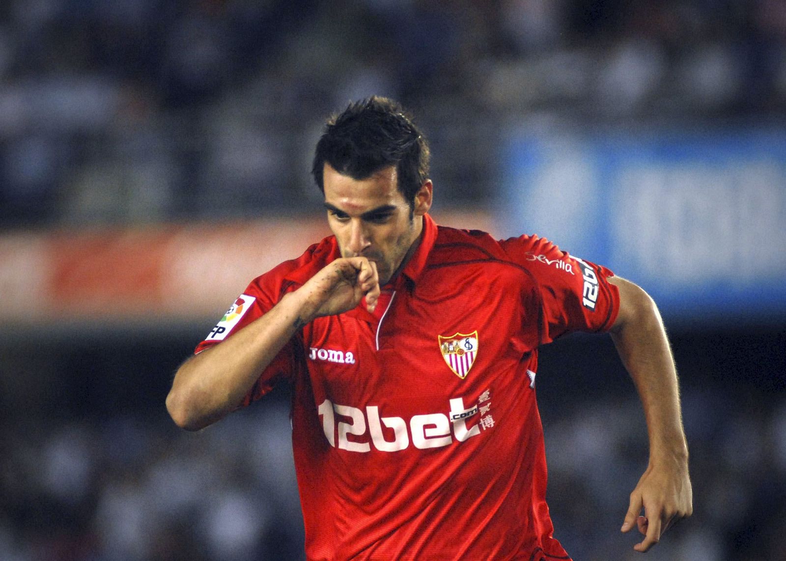 Álvaro Negredo celebra el primer gol del Sevilla ante el Xerez CD.