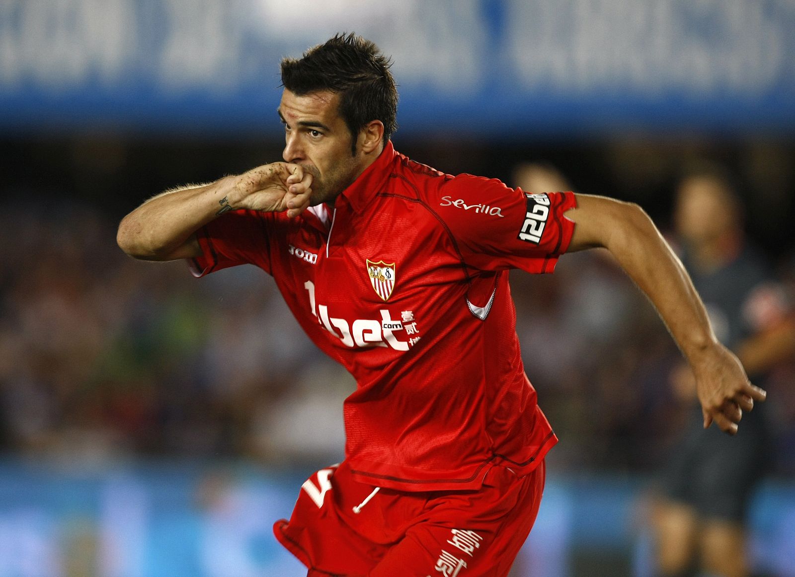 El delantero internacional del Sevilla, Álvaro Negredo, en una imagen de archivo.