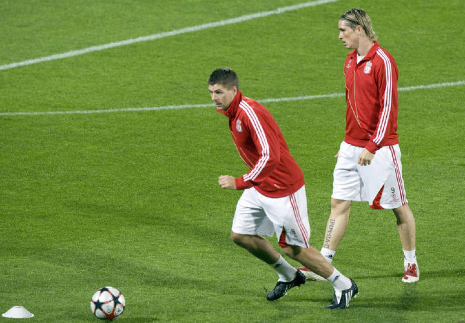 Gerrard y Torres no están teniendo continuidad y el Liverpool lo está notando.