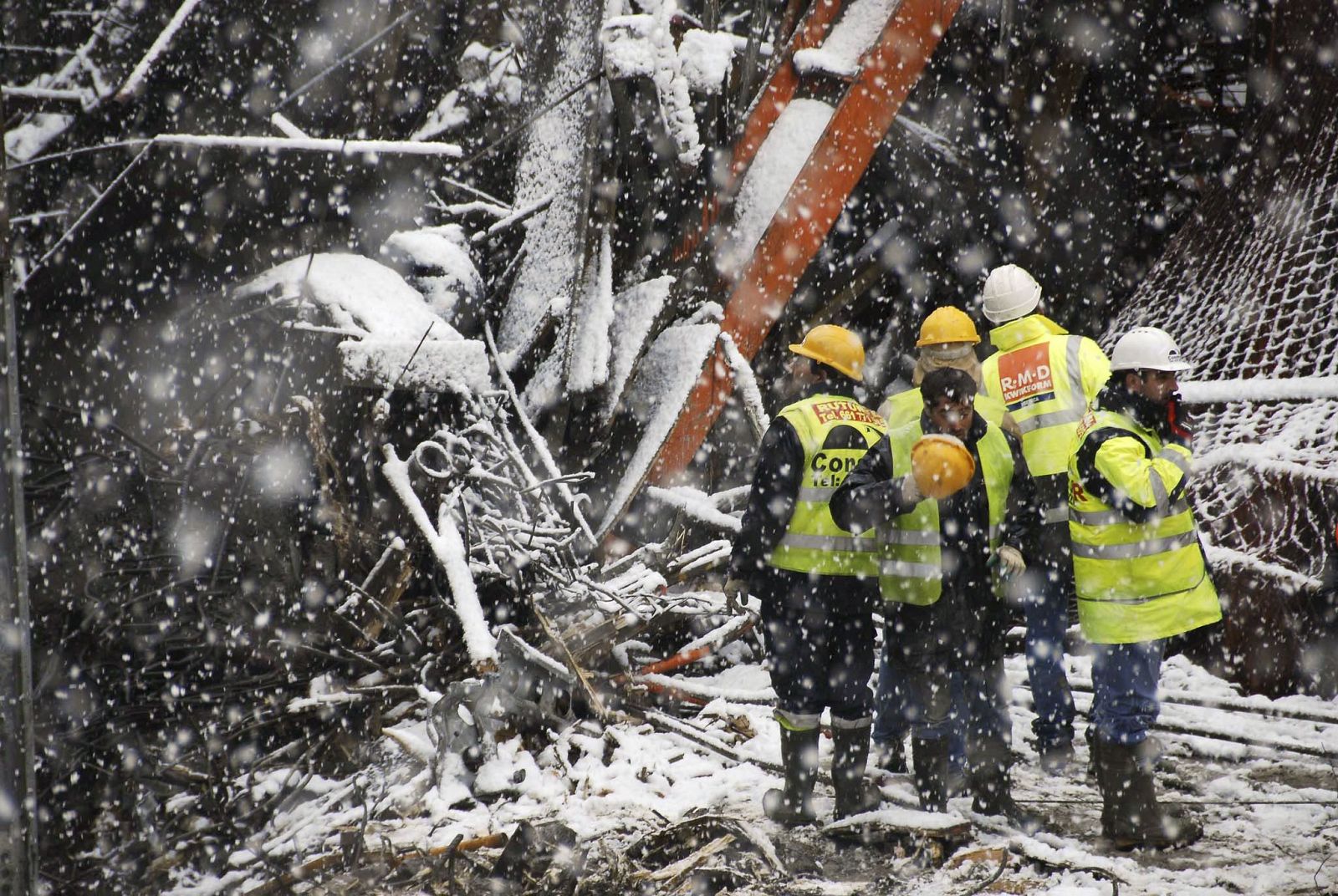 SE ELEVAN A CINCO LOS TRABAJADORES MUERTOS EN DERRUMBE DE TÚNEL EN ANDORRA