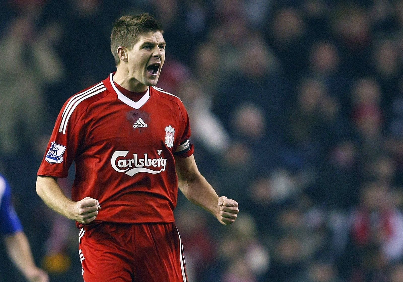 El Liverpool espera como agua de mayo la vuelta de su capitán, Steven Gerrard.