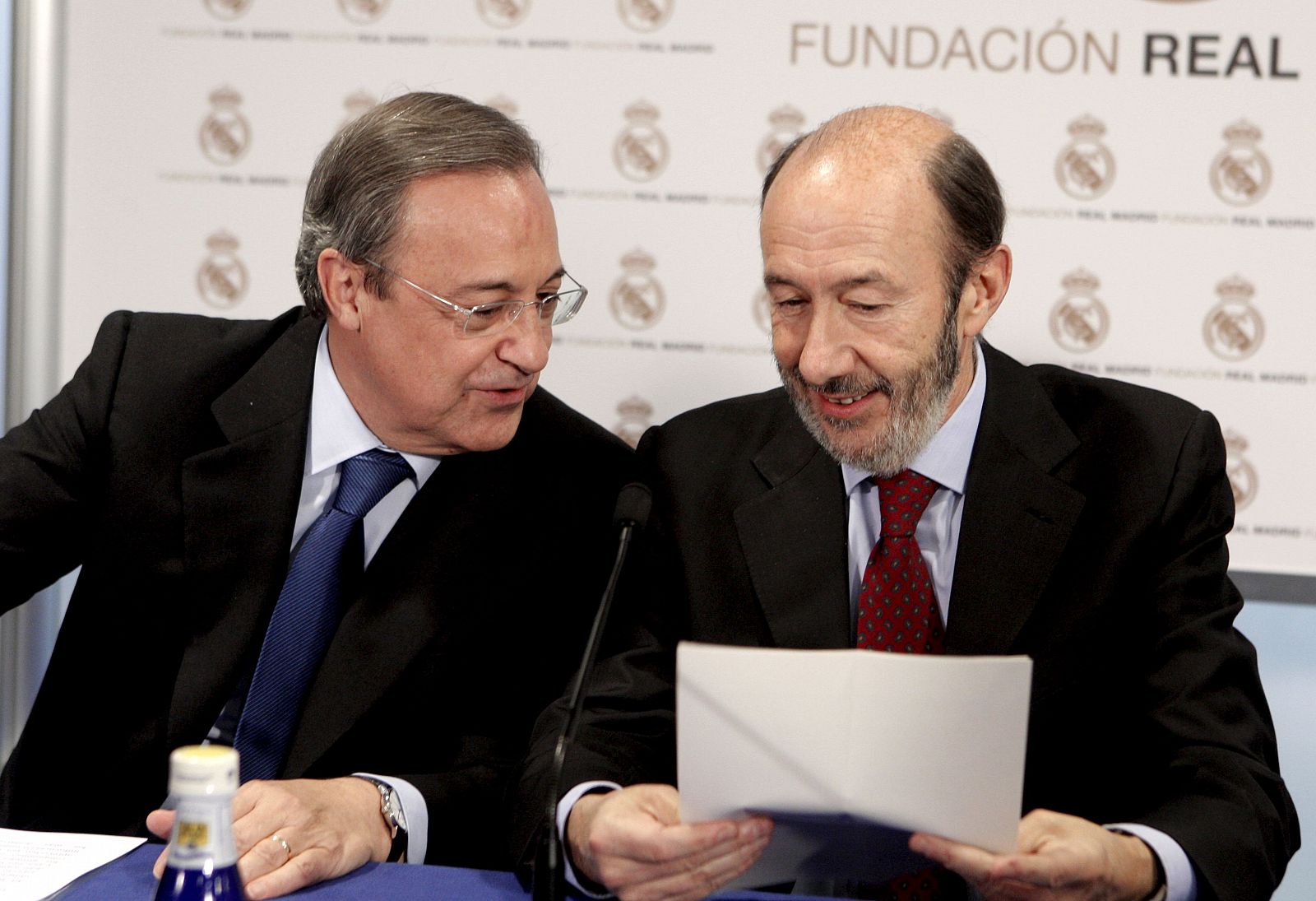 El presidente del Real Madrid, Florentino Pérez y el ministro del Interior Alfredo Pérez Rubalcaba