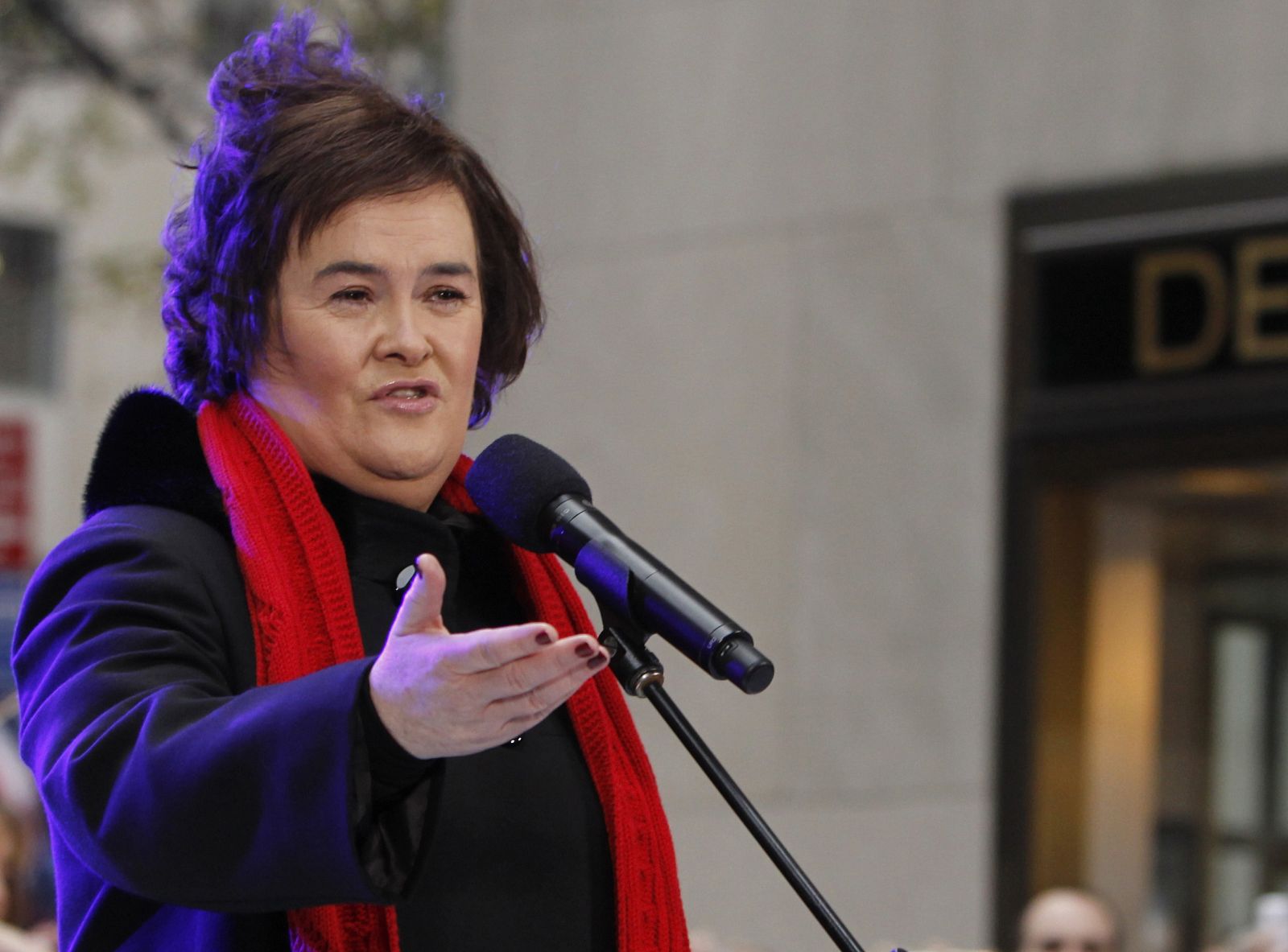 La cantante británica Susan Boyle, canta en NY, en el programa 'Today' de la NBC, en el pasado mes de noviembre.