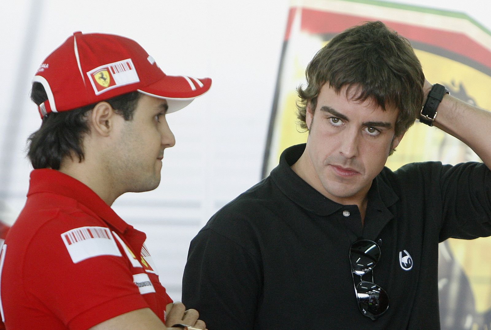 Fernando Alonso y Felipe Massa durante la presentación de Ferrari en el circuito Ricardo Tormo de la Comunitat.