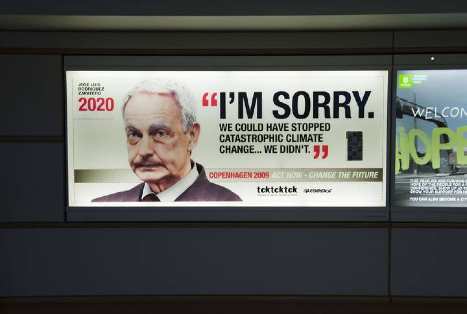  El presidente del Gobierno, José Luis Rodríguez Zapatero, con 10 años más en los carteles reivindicativos de Greenpeace.