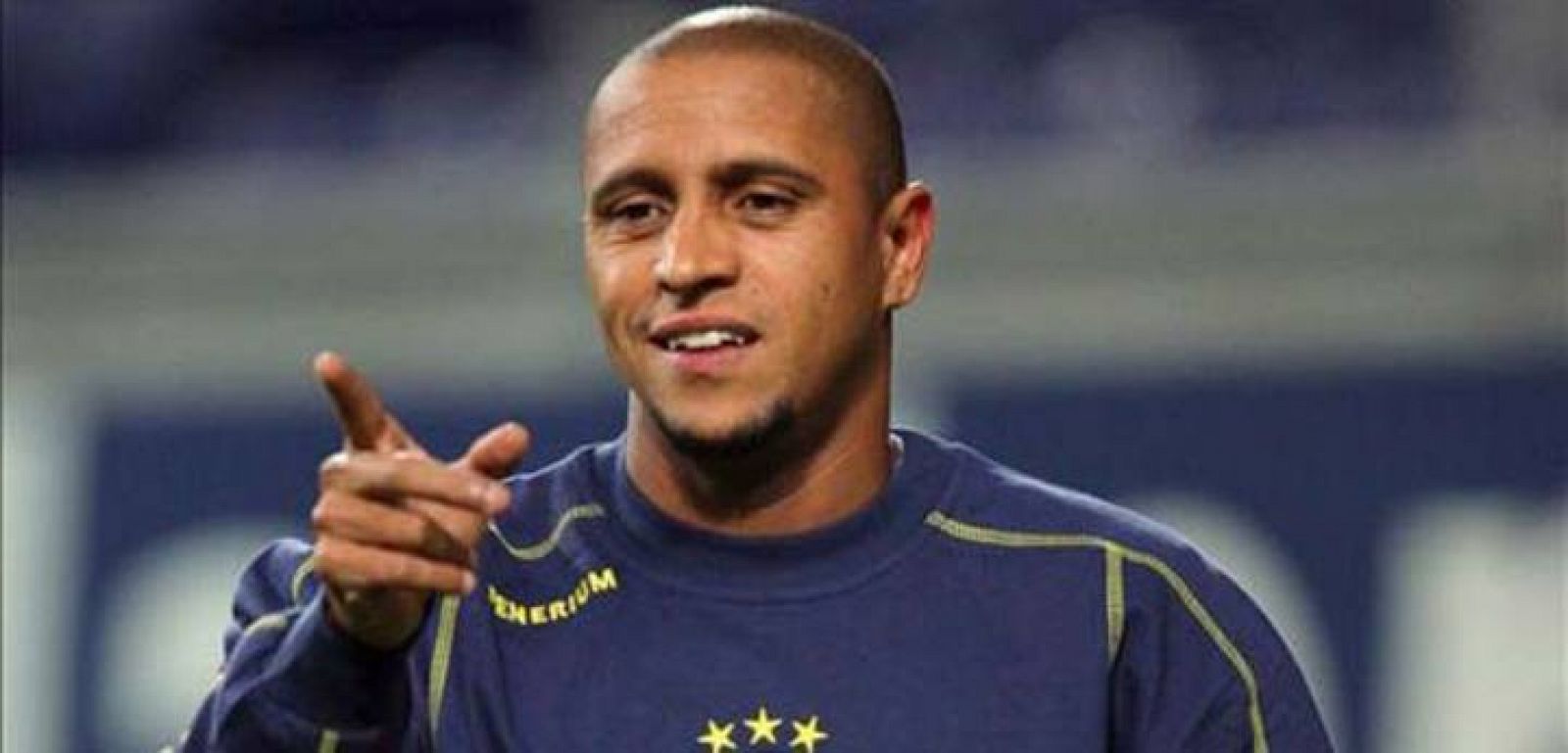 Roberto Carlos volverá a jugar en Brasil juunto a su amigo Ronaldo.