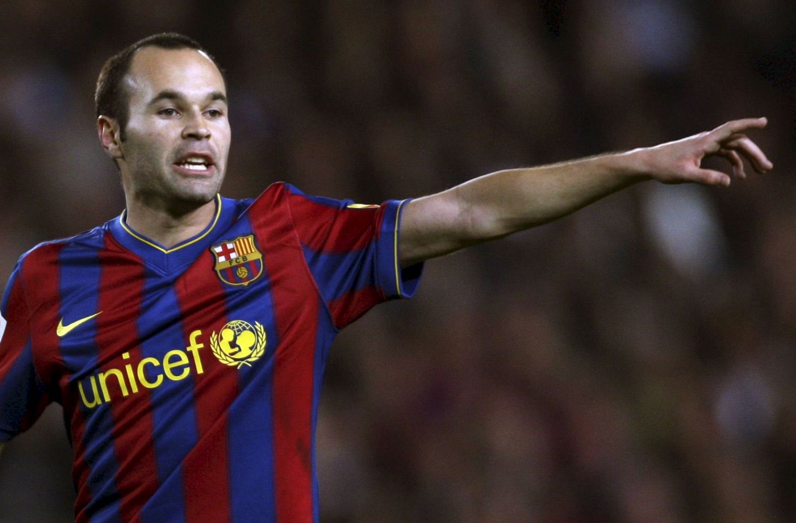 Iniesta es uno de los once nominados del Barcelona a formar en el equipo UEFA.