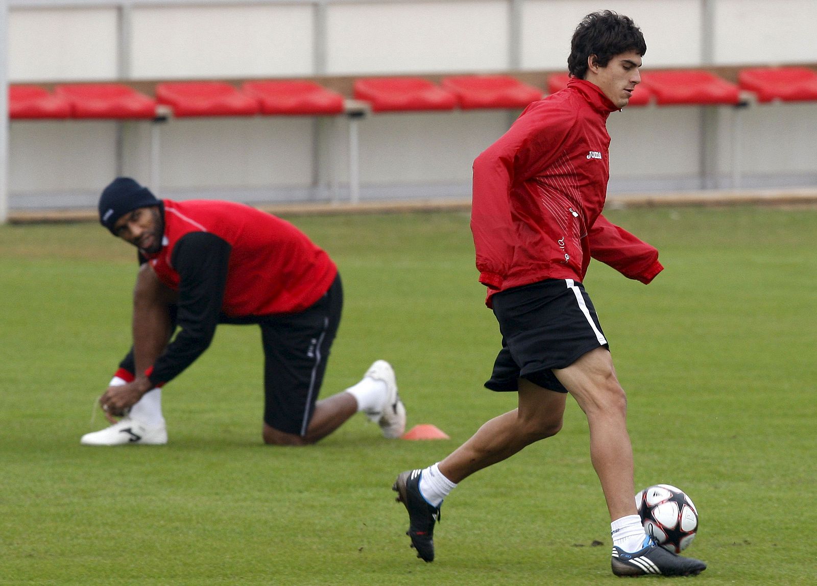 Diego Perotti ha renovado son el Sevilla FC