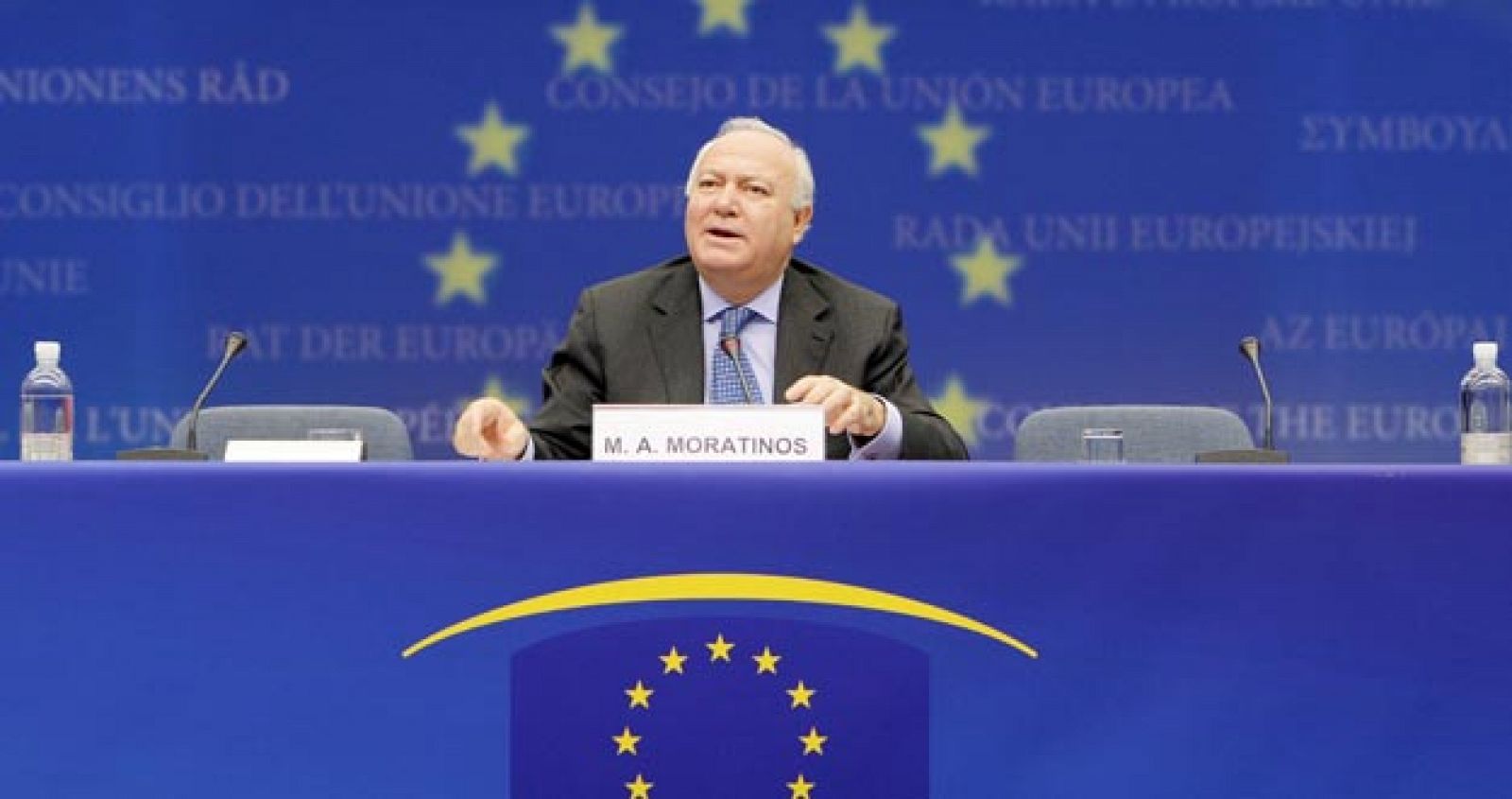 El ministro español de Exteriores, Miguel Ángel Moratinos, durante una rueda de prensa para presentar la presidencia española de la UE durante el primer semestre de 2010 en Bruselas