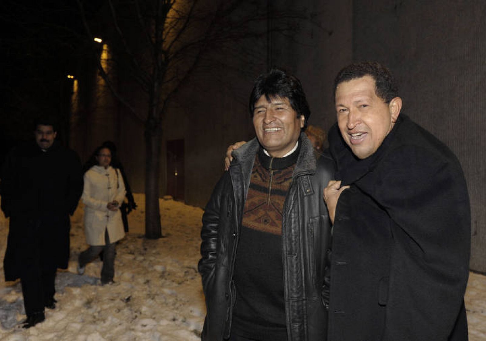El presidente venezolano, Hugo Chávez, y su homólogo boliviano, Evo Morales, también sufren el frío y la nieve de Copenhague. 