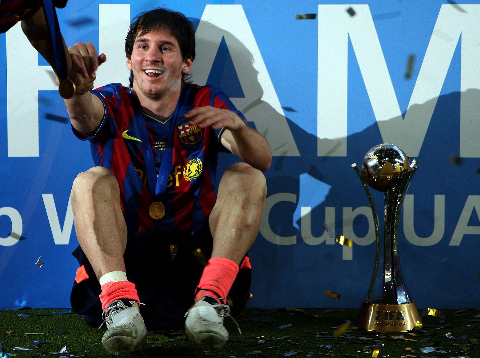 El delantero del FC Barcelona Leo Messi celebra la consecución del Mundial de Clubes.