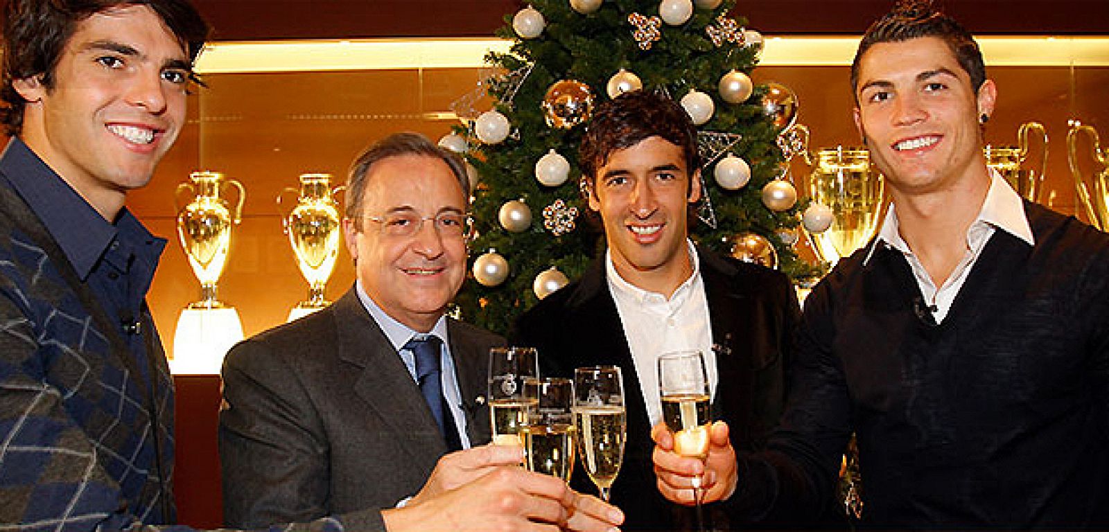 Raúl, Cristiano, Kaká y Florentino han felicitado las fiestas a todos los aficionados.