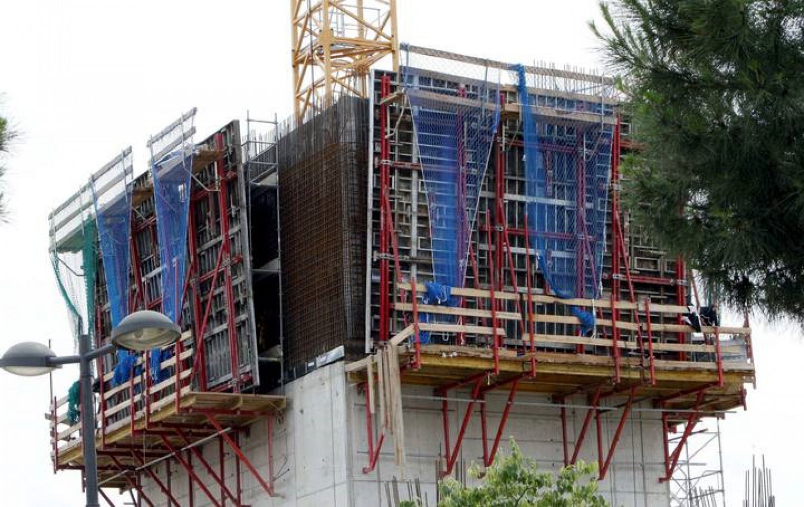 Las obras del nuevo estadio de Mestalla llevan paralizadas desde febrero de 2009.