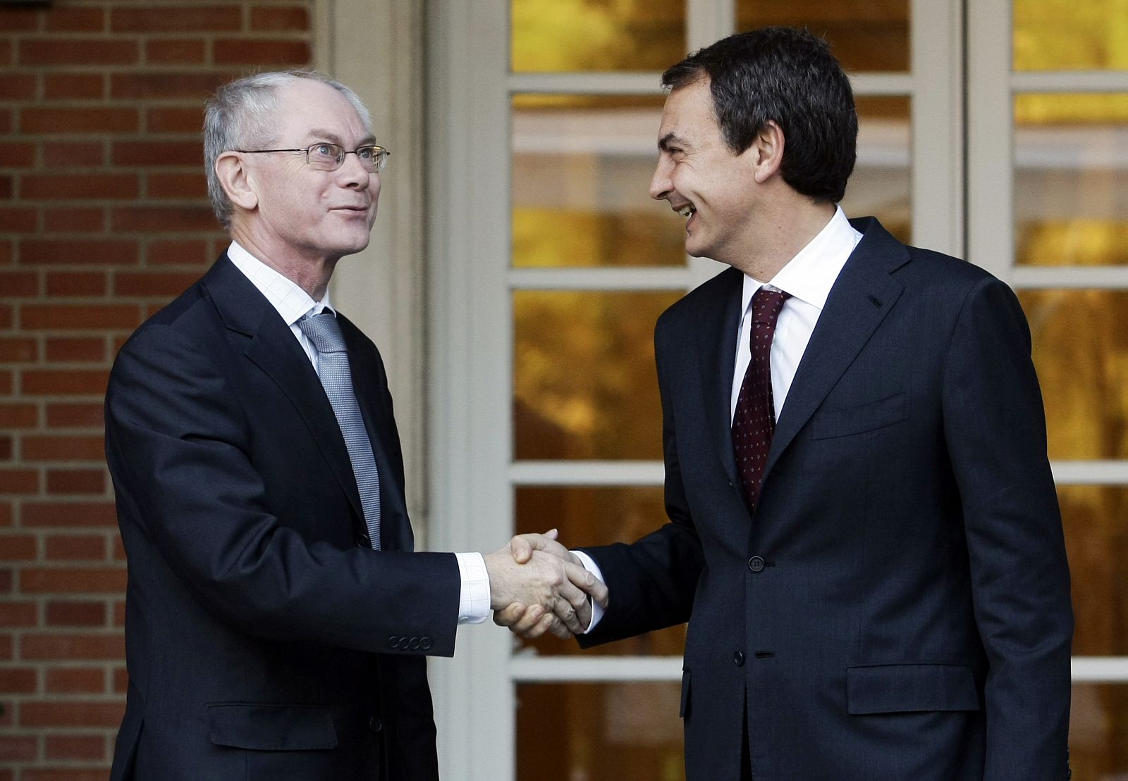 Zapatero recibe a Van Rompuy en el Palacio de la Moncloa.