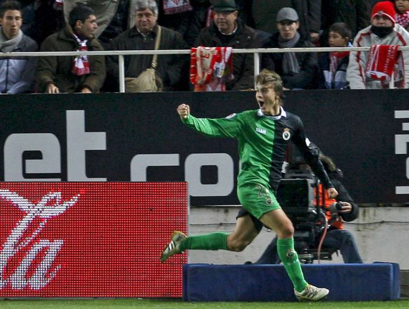 Sergio Canales celebra el segundo gol
