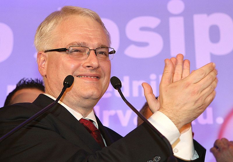 Josipovic celebra su triunfo en Zagreb.