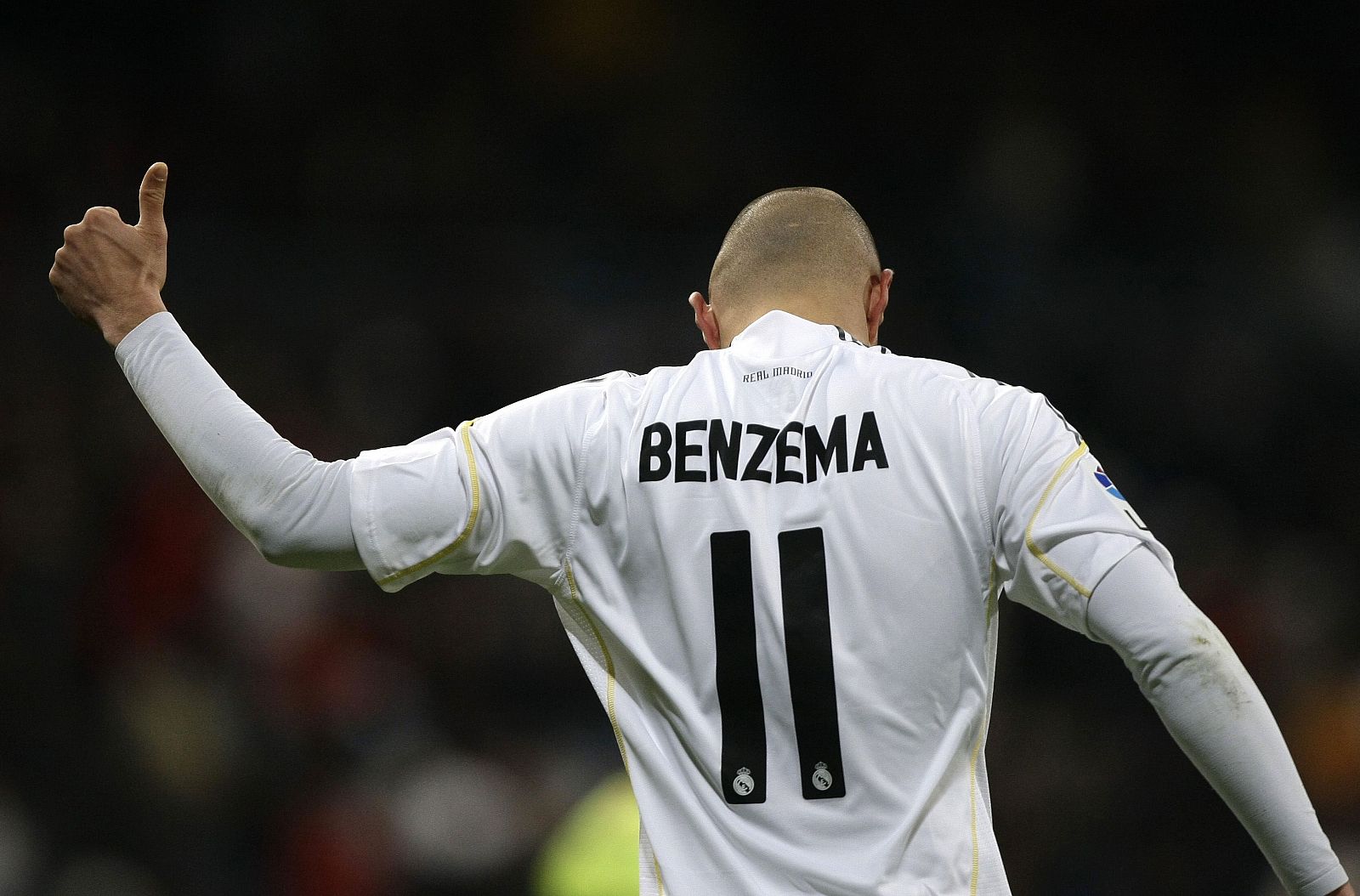 Karim Benzema celebra su último gol con el Real Madrid, ante el Zaragoza en Liga.