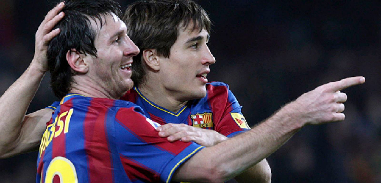Messi celebra con Bojan uno de sus dos goles anotados al Sevilla.