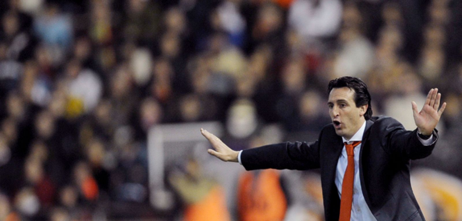 Unai Emery durante el partido ante el Villarreal en Mestalla.