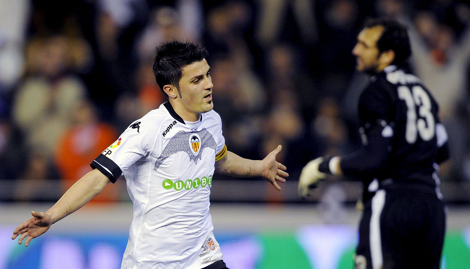 David Villa, celebra el gol marcado ante el Villarreal, el segundo del equipo.