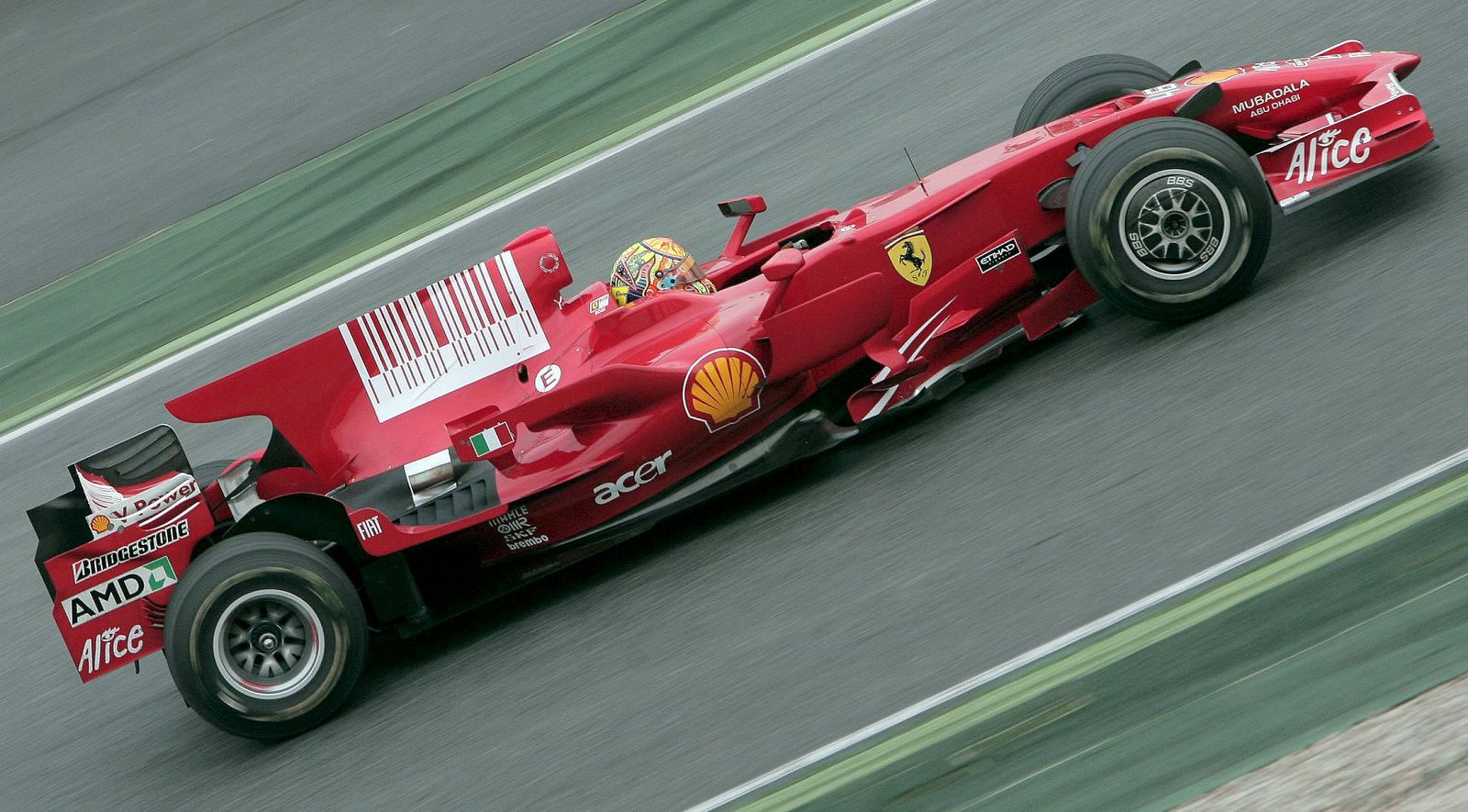 Valentino Rossi, en el F2008 dando vueltas en el circuito de Montmeló.