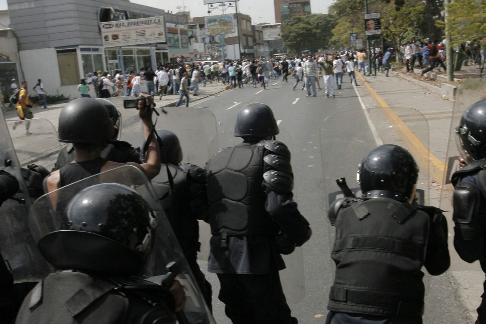 La policía venezolana dispersa a los manifestantes