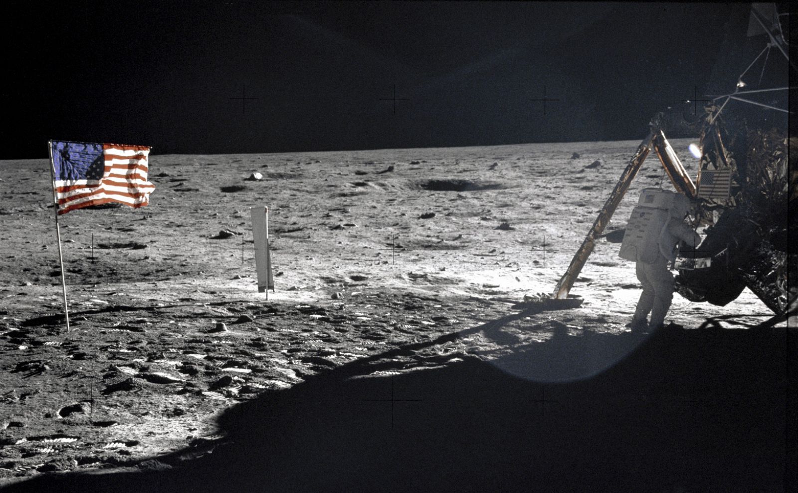 Neil Armstrong se convirtió en el primer hombre en pisar la Luna el 20 de julio de 1969.