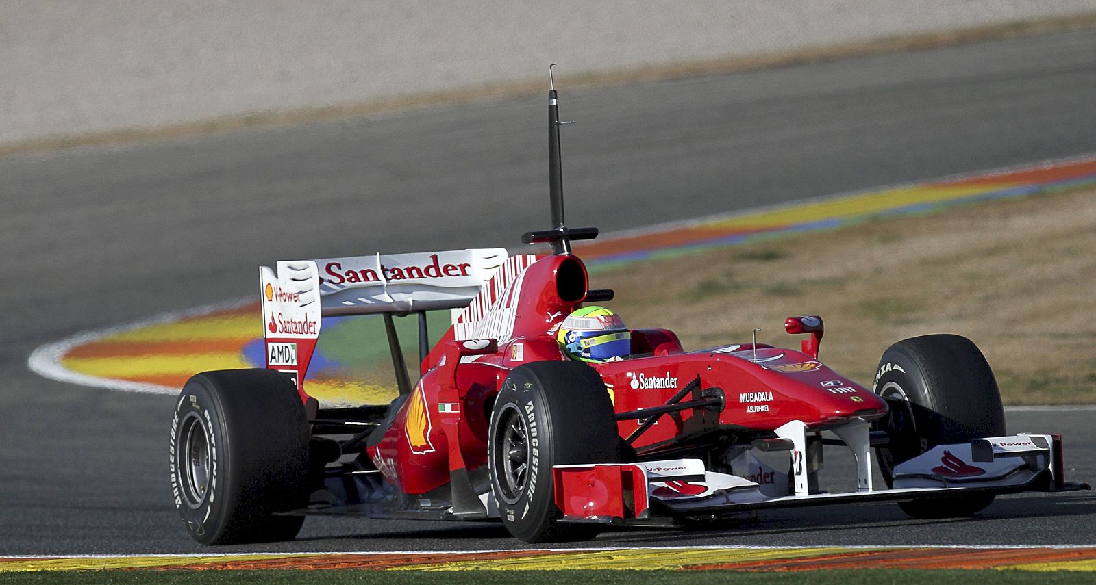 Al igual que el lunes, Felipe Massa ha vuelto a marcar el mejor tiempo por delante de un Sauber.