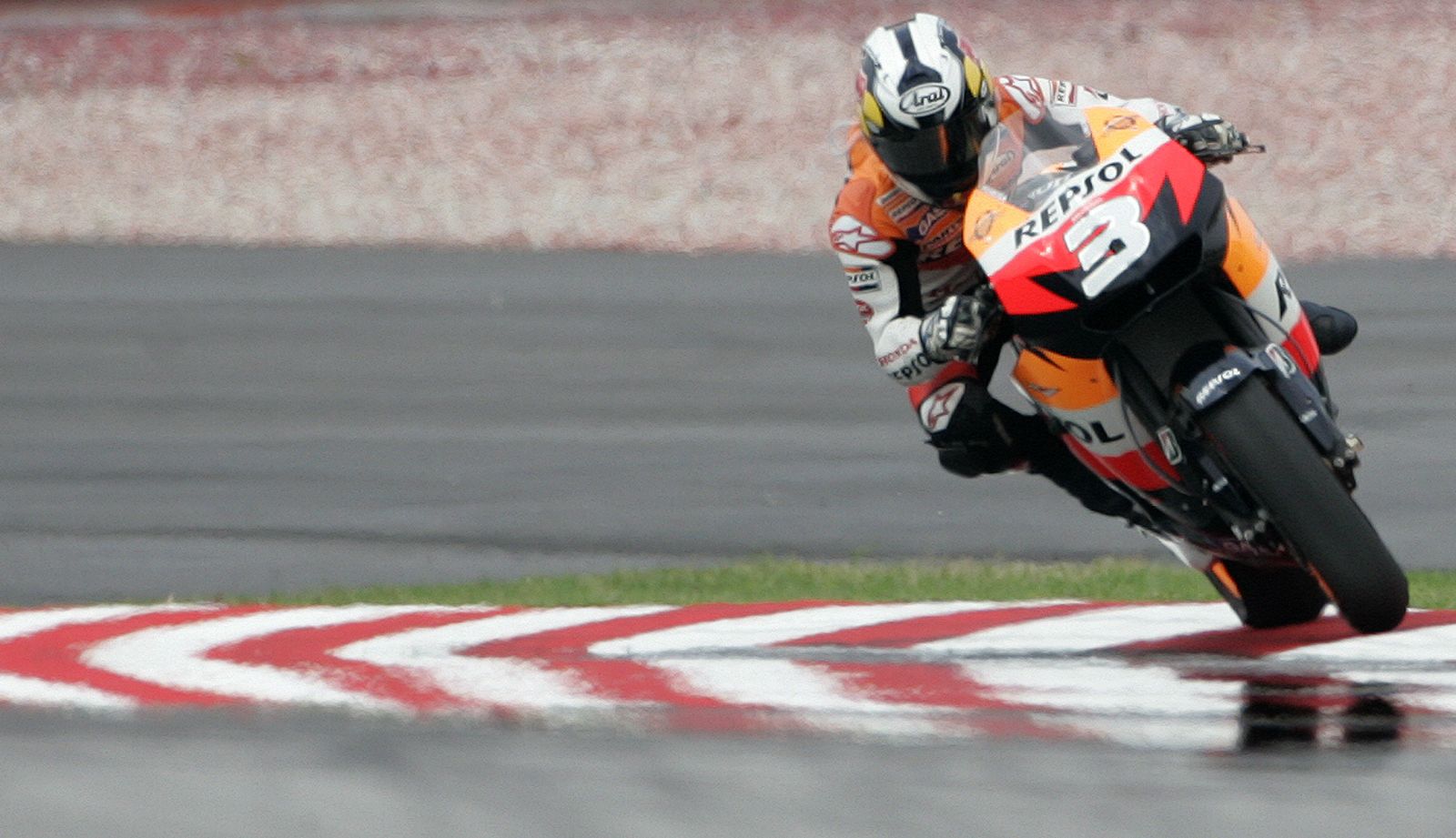 Dani Pedrosa, en el circuito de Sepang durante el GP de Malasia de 2009.